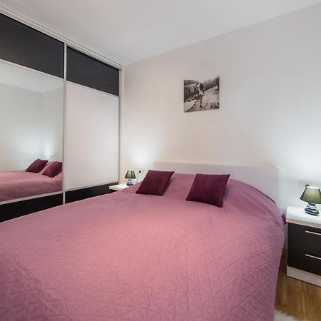 Apartments Crystal Makarska Rum bild