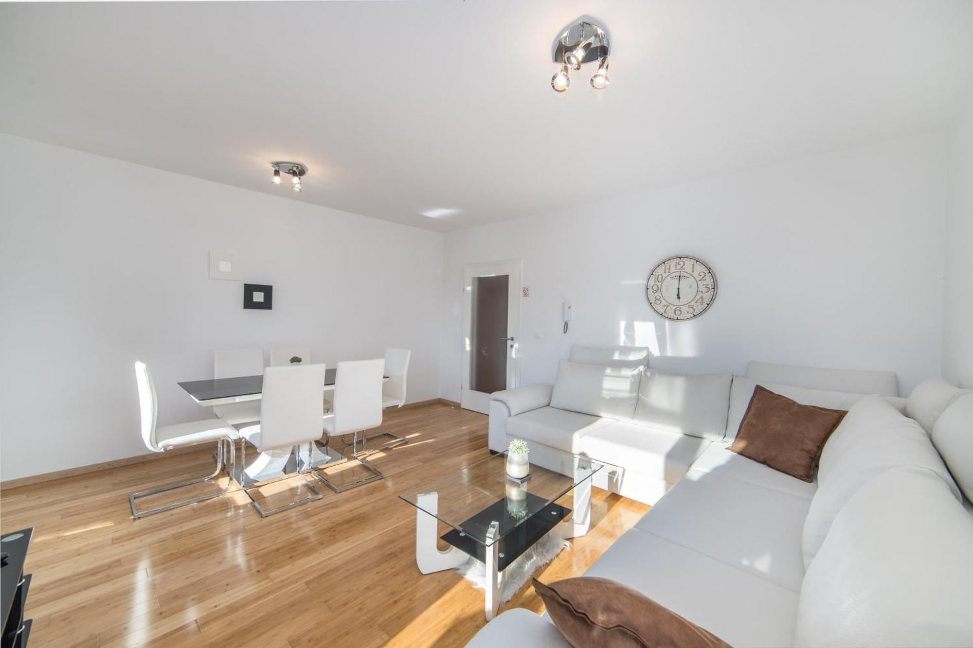 Apartments Crystal Makarska Rum bild