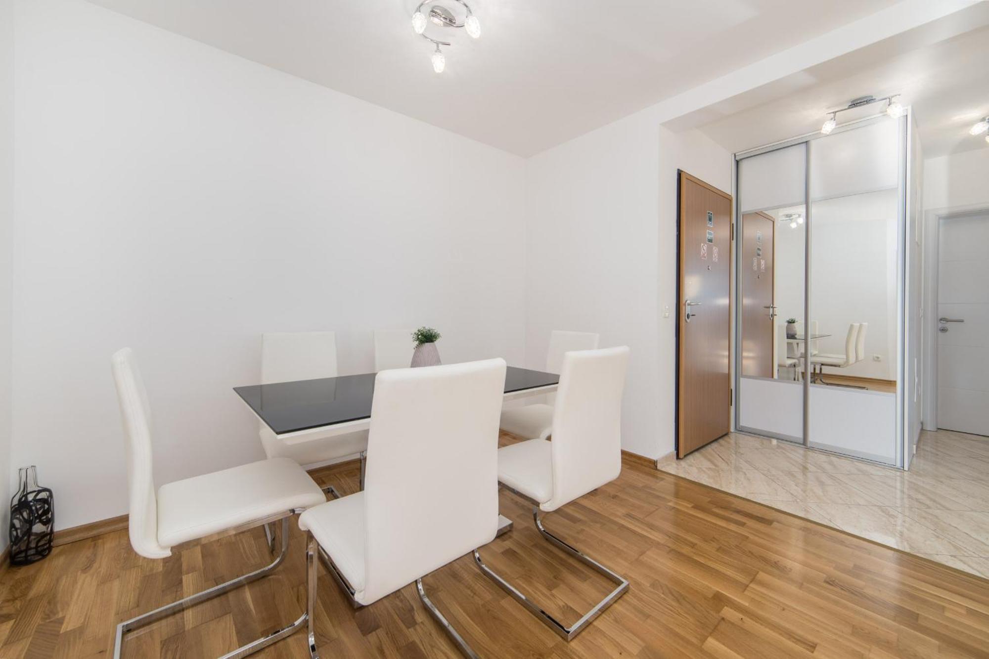 Apartments Crystal Makarska Rum bild