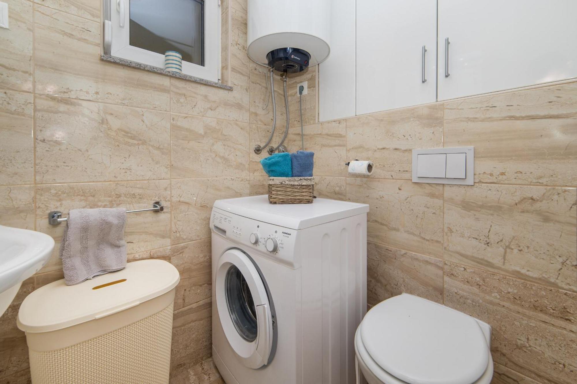 Apartments Crystal Makarska Rum bild