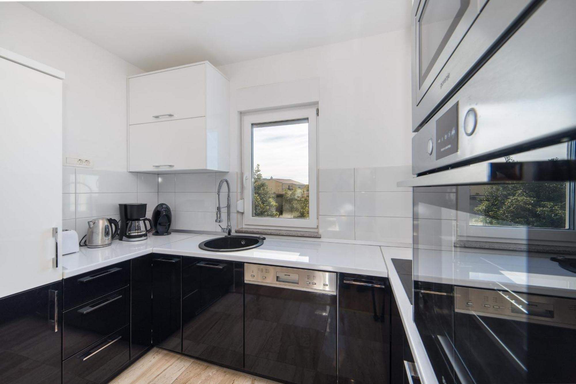 Apartments Crystal Makarska Rum bild
