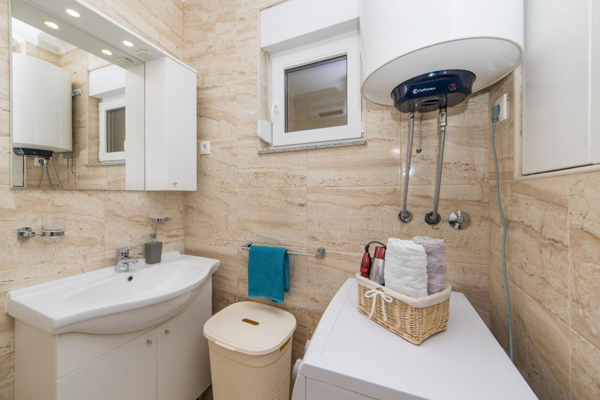 Apartments Crystal Makarska Rum bild