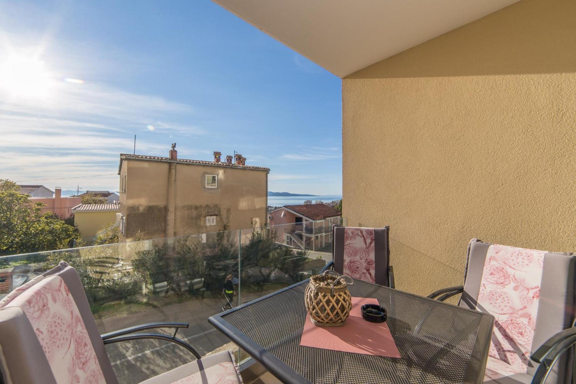 Apartments Crystal Makarska Rum bild
